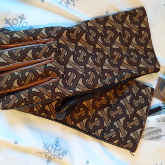 Burberry MENS TB-FAUX LEATHER GLOVES - Picture 3 of 8